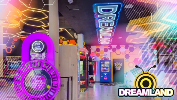 [Imagen:¡Dreamland Llega al Centro Histórico! ¡Paga $19 en Lugar de $41.98 por 2 Hot Dogs + 2 Papas + 2 Sodas + $30 de Saldo para Jugar!]