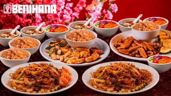 [Imagen:¡Experiencia Deliciosa en Benihana! ¡Paga $39.95 en Lugar de $69.60 por Menú Teppanyaki para 4 Personas con: Hibachi Chicken, Teriyaki Chicken, Chicken Yakisoba y Shrimp Yakisoba + 4 Órdenes de Arroz Frito + 4 Sopas + 4 Ensaladas!]