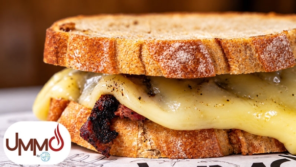 [Imagen:¡Menú Delicioso para Dos! ¡Paga Q80 En Lugar de Q170 por 2 Sándwiches a Elección entre Pulled Pork o Brisket!]
