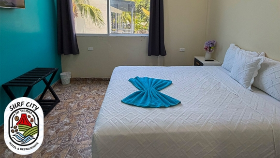 [Imagen:¡Flash Sale en Surf City, La Libertad para Escaparte en Pareja! ¡Paga $61 en Lugar de $103 por Estadía de 1 Noche Hasta Para 2 + 2 Desayunos Típicos! ¡Solo 33 Cupones Disponibles!]